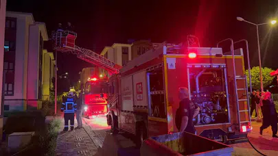 Elazığ'da apartman yangını : 1'i hamile 4 kişi dumandan etkilendi