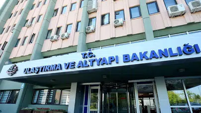 Ulaştırma ve Altyapı Bakanlığı : NINOVA'da bulunan 8 kazazede personel tahliye edildi