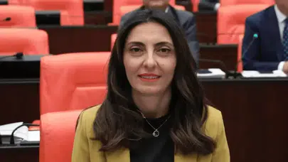 Nurhayat Altaca Kayışoğlu kimdir? Siyasi kariyeri ve kişisel hayatı hakkında bilgiler