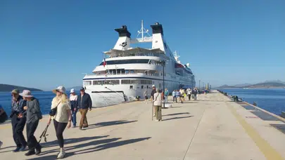 Bodrum'da kruvaziyer hareketliliği ! Yüzlerce turistle geldi