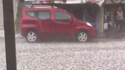 Ankara'da dolu yağışı hayatı olumsuz etkiledi