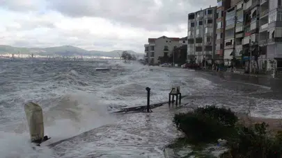 Meteoroloji çok sayıda ilde sel ve fırtına uyarısı yaptı