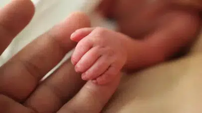 Manisa'da 16 yıl önce ölü bulunan bebeğe ilişkin dosya yeniden açıldı : Anne tutuklandı