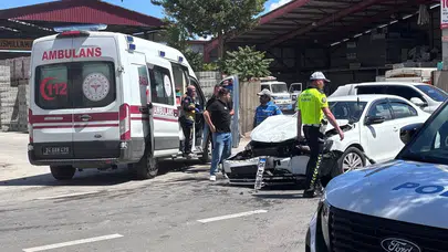Erzincan'da 3 aracın karıştığı trafik kazası : 1 yaralı