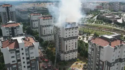 Küçükçekmece'de bina yangını