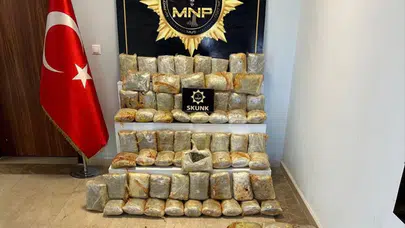 Muş'ta otomobilin bagajından 60 kilogram esrar çıktı