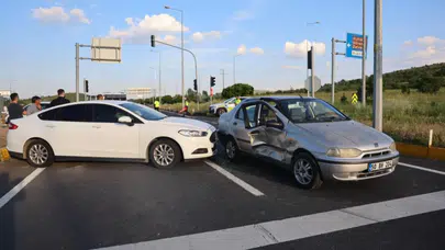 Nevşehir'de 3 araçlı zincirleme trafik kazası : 2 yaralı