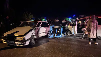 Erzincan-Gümüşhane karayolunda kaza : Araçta sıkışan yaralıyı itfaiye kurtardı