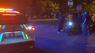 Kayseri'de otomobil ve motosiklet kaza yaptı : 1'i ağır 2 kişi yaralandı
