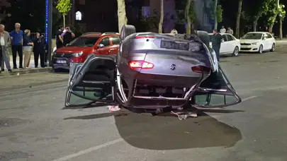 Kahramanmaraş'ta trafikte yarış kazayla bitti : 5 kişi yaralandı