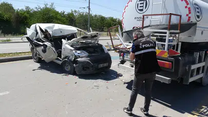 Malatya'da araç su tankerine çarptı, sürücü ağır yaralandı