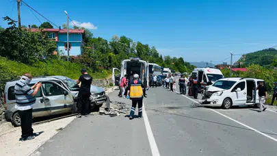 Ordu'da 3 aracın karıştığı trafik kazası : 1'i ağır 7 yaralı