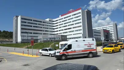 Kütahya'da 21 öğrenci ve 4 veli, zehirlenme şüphesiyle hastaneye başvurdu