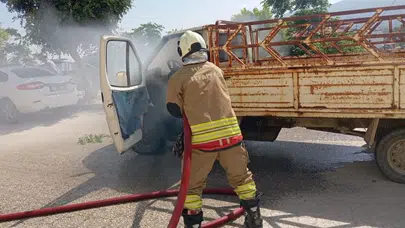 Hatay Samandağ’da seyir halindeki kamyonet alev aldı