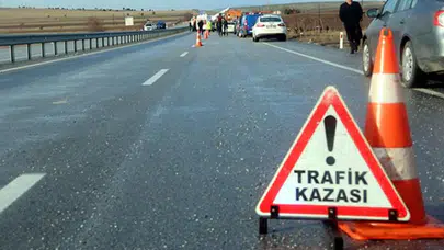 İstanbul Sultagazi'de midibüs devrildi : 12 yaralı