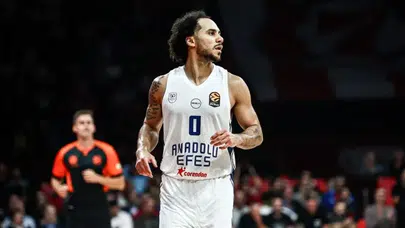 Anadolu Efes'ten Shane Larkin'e veda