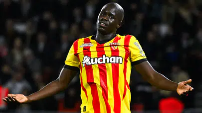 Fenerbahçe, Malang Sarr'ı renklerine bağlıyor