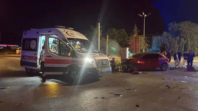 Erzincan'da kavşakta iki araç çarpıştı : 2 yaralı