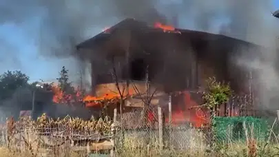 Silivri'de yangın : 2 katlı villa kullanılamaz halde