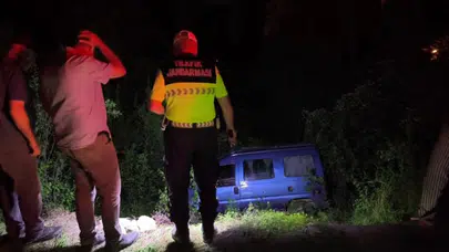 Erzurum'da freni patlayan otomobil bahçeye düştü