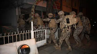 Interpol’ün aradığı şüpheli Bodrum’da yakalandı ! Üzerinden yüklü miktarda para çıktı