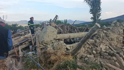 Burdur'da kerpiç ev çöktü : 2 kişi yaralandı