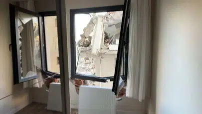 Avcılar'da yıkılan binanın kolonu yan binanın duvarını deldi