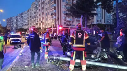 Balıkesir'de otomobil istinat duvarına çarptı : 1 ölü, 1 yaralı