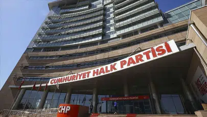 Özgür Özel ve ekibinden istifa kararı