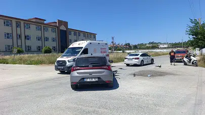 Antalya Manavgat'ta feci kaza : Kontrolsüz kavşakta 2 sürücü yaralandı