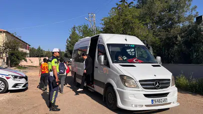 Kilis'te jandarma ekipleri okul servis araçlarını denetledi