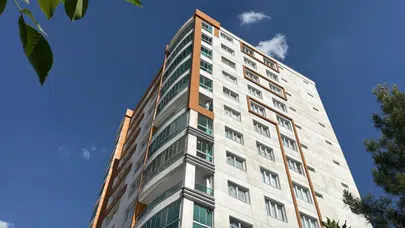 Diyarbakır'da balkondan atlayan çocuk öldü