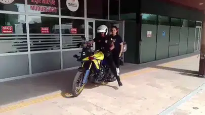 Denizli'de polislerden YKS mesaisi : Kimliğini unutan öğrencileri motorize ekipler sınava yetiştirdi
