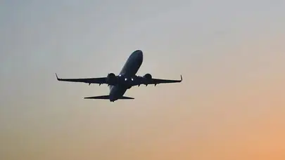 Türk hava sahasına giren Polonya uçağına F-16'lar refakat etti