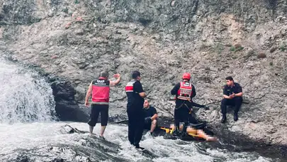 Sakarya'da dereye giren 20 yaşındaki genç boğularak can verdi
