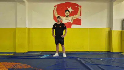 Sivaslı güreşçi Kaan Efe Dönertaş'ın hedefi dünya zirvesi