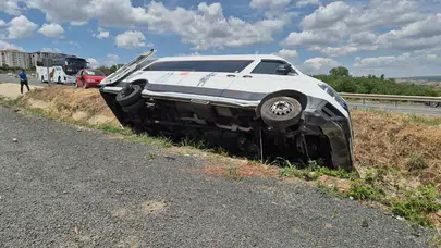 Tekirdağ’da minibüs şarampole devrildi