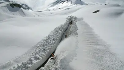 Van-Bahçesaray yolu 6 ay sonra ulaşıma açıldı