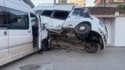 Antalya'da kaza : 5 kadın tarım işçisi yaralandı