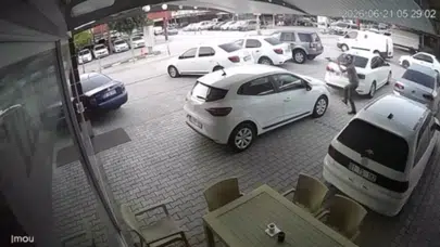 Adana'da Yeşilova Oto Center'da silahlı saldırı : Çok sayıda araç zarar gördü