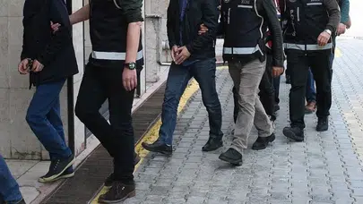 Kendisini polis ve savcı olarak tanıtan 4 dolandırıcı yakalandı