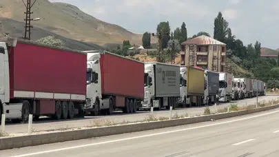 Türkiye - İran sınırında 5 kilometrelik tır kuyruğu
