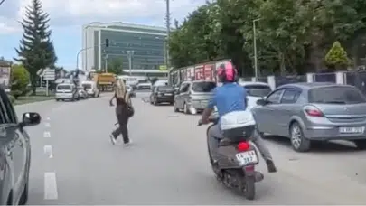 Bolu'da yaya bir anda yola atladı, motosiklet sürücüsü son anda kurtardı