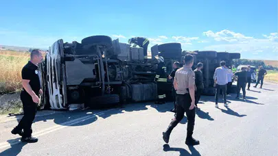 Tekirdağ Ergene’de moloz yüklü kamyon devrildi : Şoför yaralandı