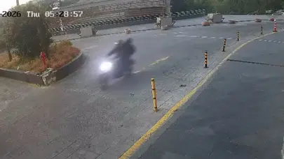Sultangazi'de bir AVM'ye silahlı saldırı : Şüpheli kaçtı