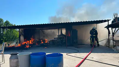 Antalya'da besiciye ait konteyner alev alev yandı