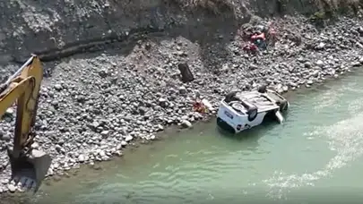 Hatay'da otomobil nehre uçtu, sürücü hayatını kaybetti
