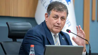 Cemil Tugay CHP'den istifa etti
