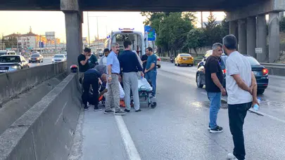 Kocaeli'de otomobile çarpan motosiklet sürücüsü yaralandı : İlk müdahaleyi meclis üyesi yaptı