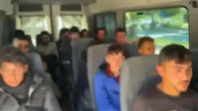 Hatay'da durdurulan araçlarda 24 kaçak göçmen yakalandı